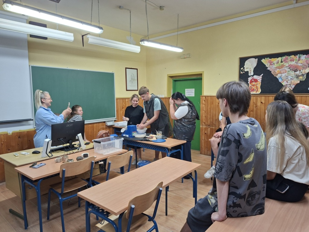 RADIONICA KERAMIKE U 3. EK – KREATIVNI SAT RAZREDNIKA